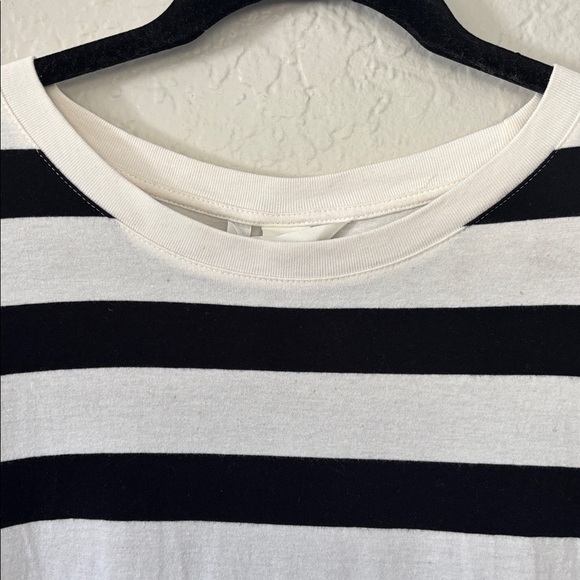 H&M women’s 100% cotton Black and White Striped Short Sleeve Tee XL - Picture 4 of 7